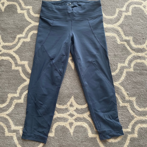 Athleta Mesh Sonar Capri Iron Blue Athletic Crop - Picture 2 of 9